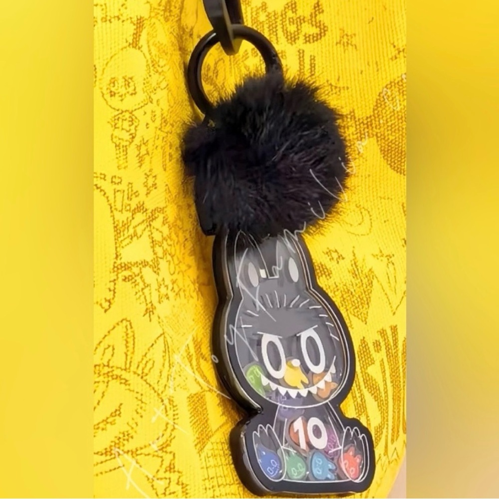 The Monsters 10th Anniversary {EXCLUSIVE EDITION} - Acrylic Shaker Keychain-NIB - Picture 9 of 9